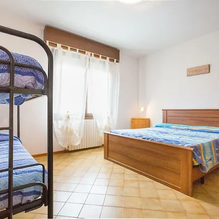 Pentagono Apartment *