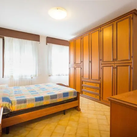 Pentagono Apartment *